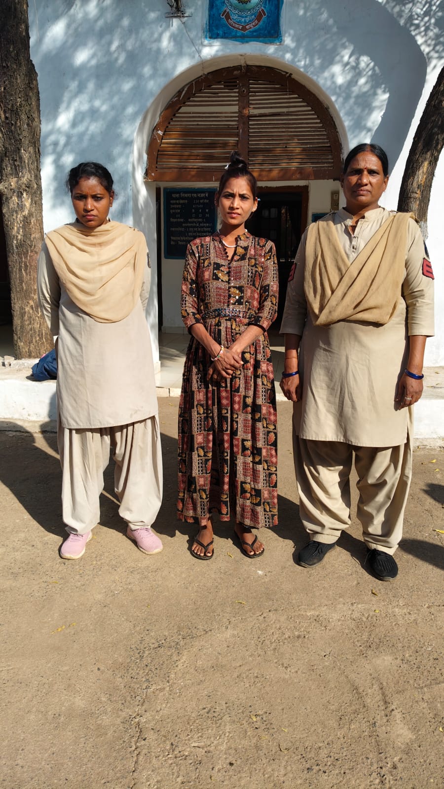 सिमगा पुलिस ने नशीली गोलियों की अवैध बिक्री करने वाली महिला आरोपी को किया गिरफ्तार।