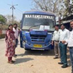 सारंगढ़-बिलाईगढ़ में पंचायत आम निर्वाचन के तृतीय चरण के लिए मतदान दलों की रवानगी, अपर कलेक्टर प्रकाश सर्वे ने पूजा-अर्चना कर बसों को किया रवाना। 23 फरवरी को 377 मतदान केंद्रों पर होगा मतदान।