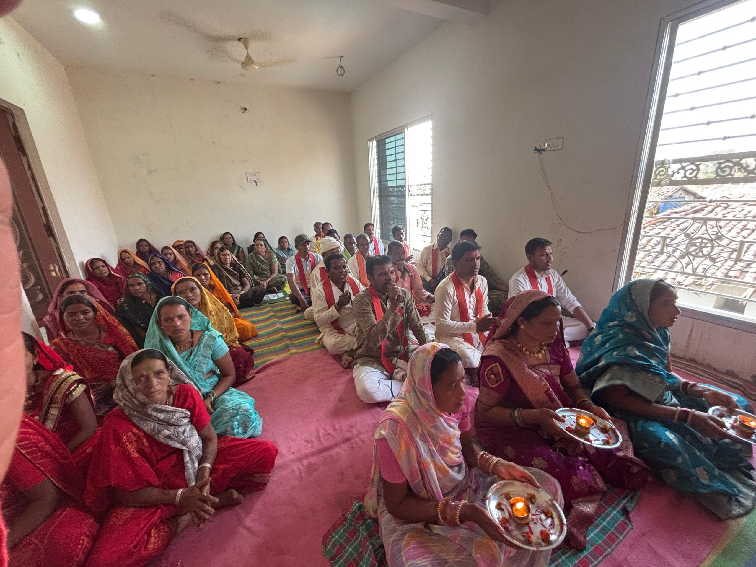 The devotees of Panch Jyoti Shakti Tirtha Siddhashram Dham celebrated Holi by reciting the Akhand Durga Chalisa.