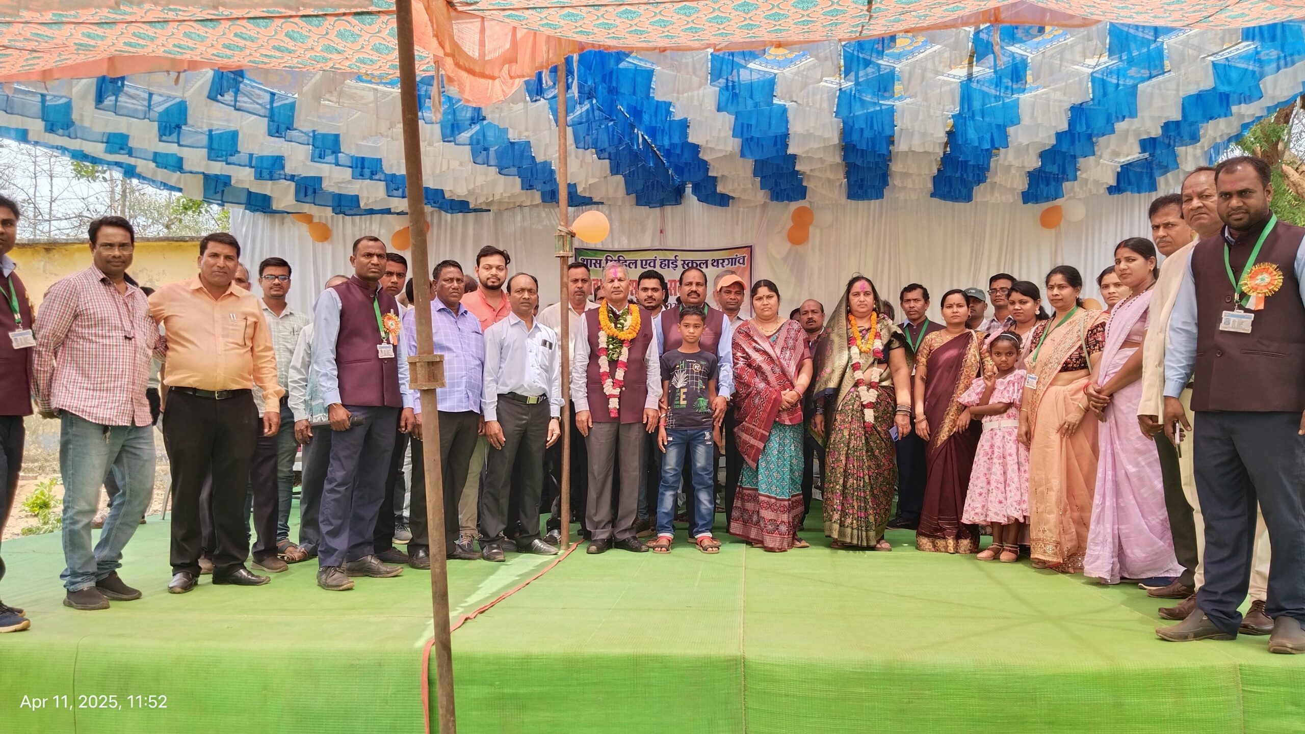 शा.पूर्व. मा. शाला थरगांव प्रधान पाठक साधराम चौधरी को 42 वर्षीय सेवा पश्चात सम्मानजनक विदाई।