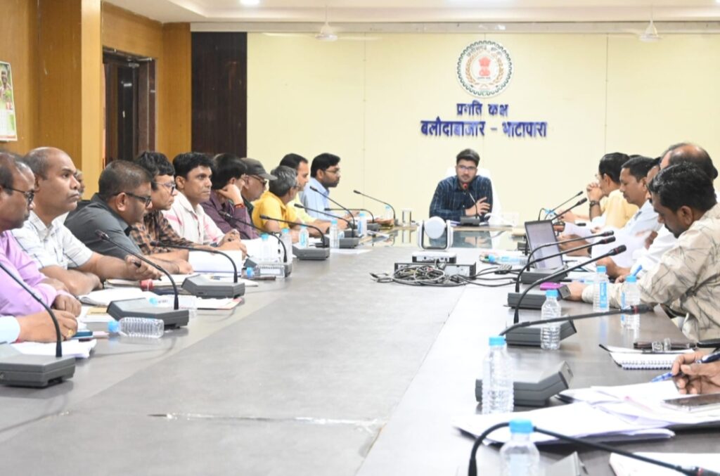 ब्लैक स्पॉट पर सुरक्षा उपाय सुनिश्चित करने व मादक पदार्थो के निर्माण एवं बिक्री पर कड़ी निगरानी पर जोर