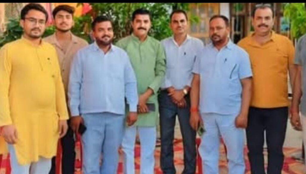 यूपी में 40500 शिक्षामित्रों को मिलेगी बड़ी राहत । बीस मई के बाद शुरू होगी समायोजन प्रकिया