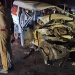 मालिन के पुरवा में भीषण सड़क हादसा तेज रफ्तार डंपर में बोलेरो में मारी टक्कर 15 लोग घायल एक की मौत प...