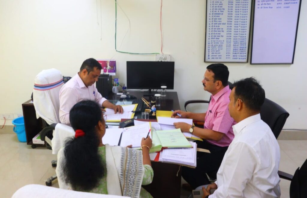 उपायुक्त ने जिला कोषागार कार्यालय का किया निरीक्षण, दिए आवश्यक दिशा-निर्देश