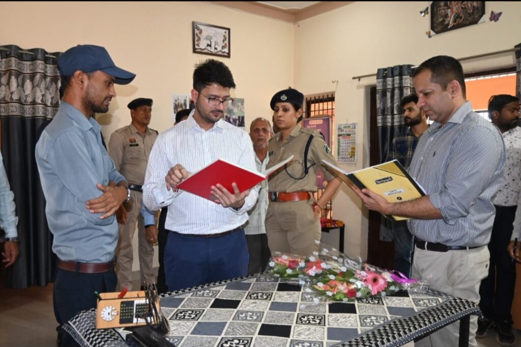 प्रभारी सचिव ने मनोविकास केंद्र व नशामुक्ति केंद्र का किया अवलोकन।