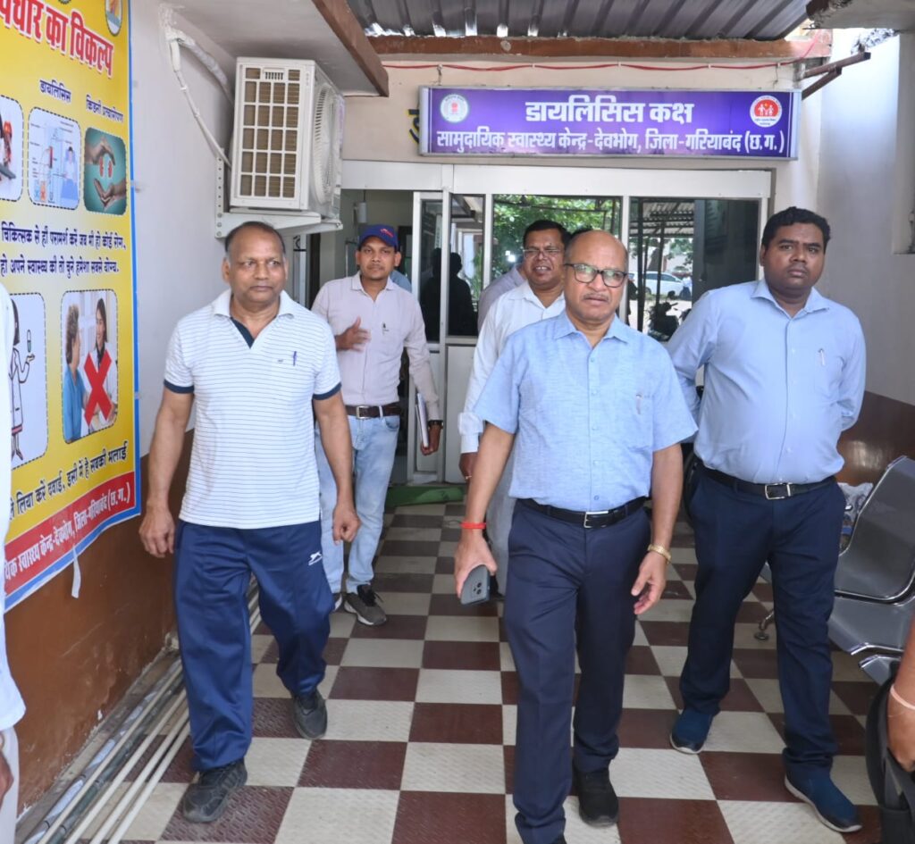 कलेक्टर बी.एस. उइके ने दूरस्थ क्षेत्र देवभोग का किया सघन दौरा, पीएम जनमन के तहत सड़क, शासकीय निर्माण कार्य एवं देवभोग स्वास्थ्य केंद्र का किया निरीक्षण।