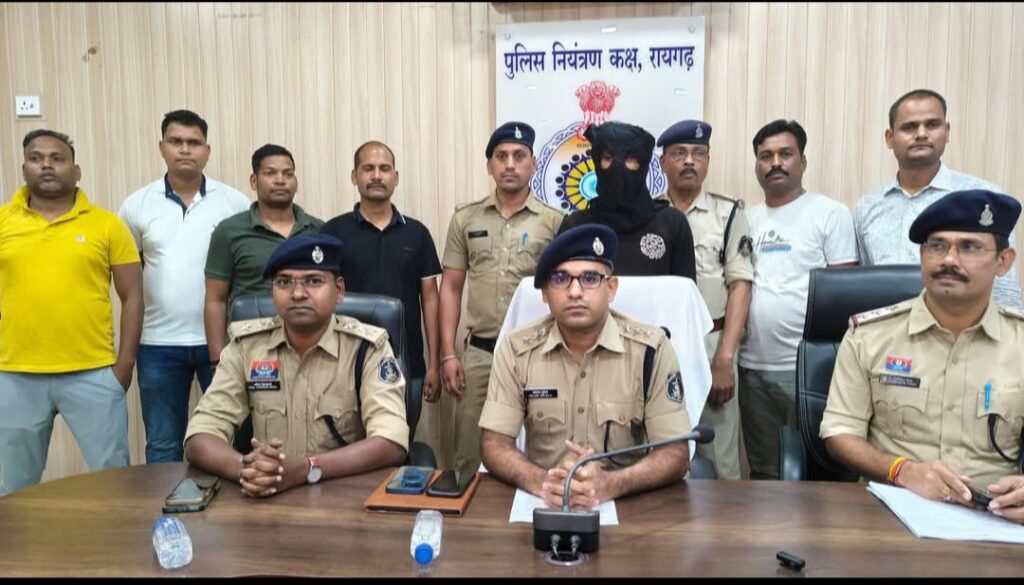 रायगढ़ पुलिस ने 18 घंटे में किडनैपिंग और लूट की गुत्थी सुलझाई नाबालिग समेत दो आरोपी गिरफ्तार पीड़ित ऑटो चालक सुरक्षित