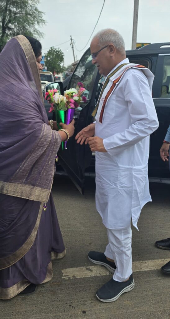 पूर्व मुख्यमंत्री बघेल जी का भव्य स्वागत -युधिष्ठिर नायक वनांचल