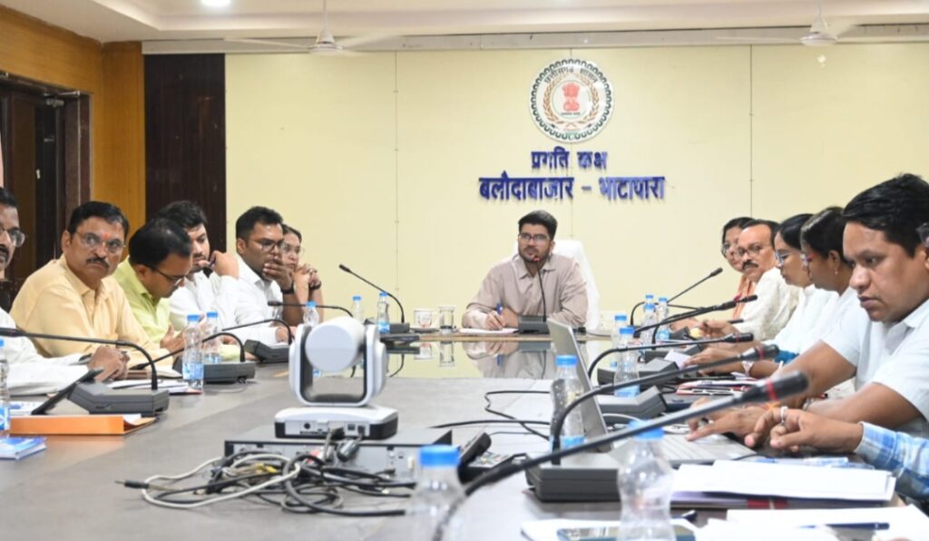 15 जून से शुरू होगा धरती आबा अभियान आदिवासी क्षेत्रों में पहुंचाए जाएंगे सभी सरकारी योजनाएं।