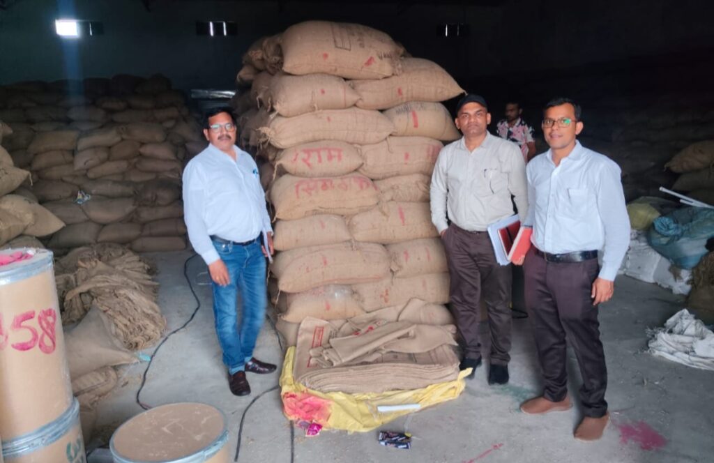 खरीफ सीजन हेतु खाद -बीज का किसान शीघ्र करें उठाव जिले  में 23223 मेट्रिक टन उर्वरक एवं 14898 मेट्रिक टन बीज़ भंडारीत।
