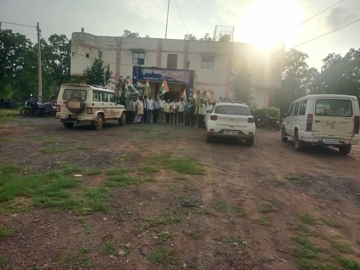 वनांचल वासियों ने FIR की मांग, सम्मान मे नहीं होगी समझौता युधिष्ठिर नायक।
