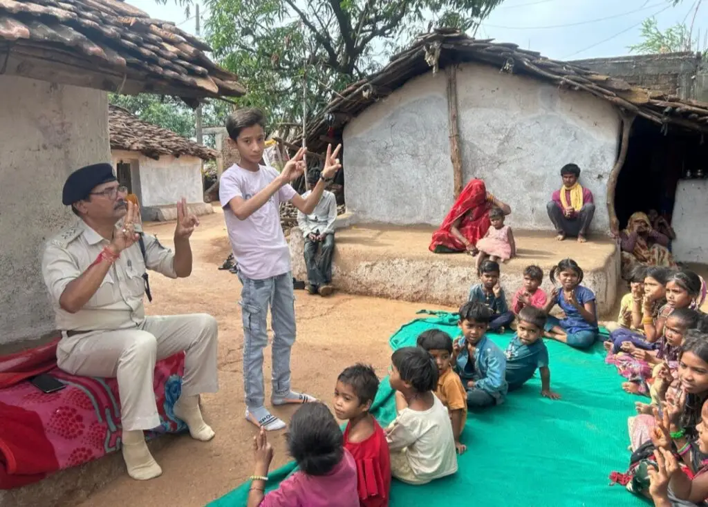 लटेरी की सहरिया बस्ती में पुलिस द्वारा हार्टफुलनेस संस्था के सहयोग से 4 दिवसीय विशेष जागरूकता एवं योग कार्यक्रम आयोजित।