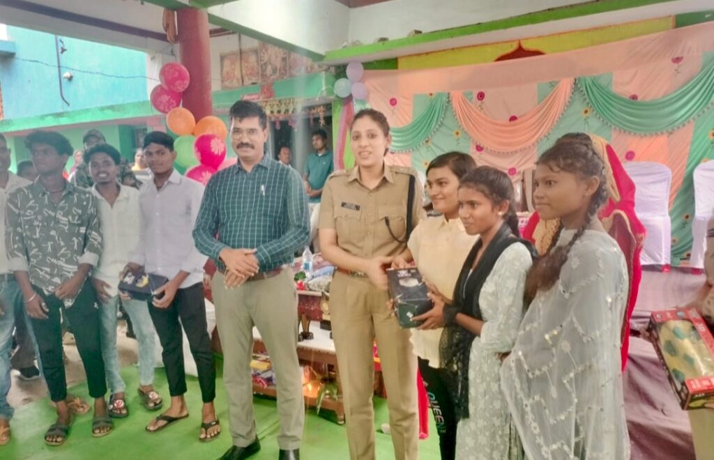 ग्राम धमनी में आयोजित किया गया समाधान सम्मेलन कार्यक्रम।