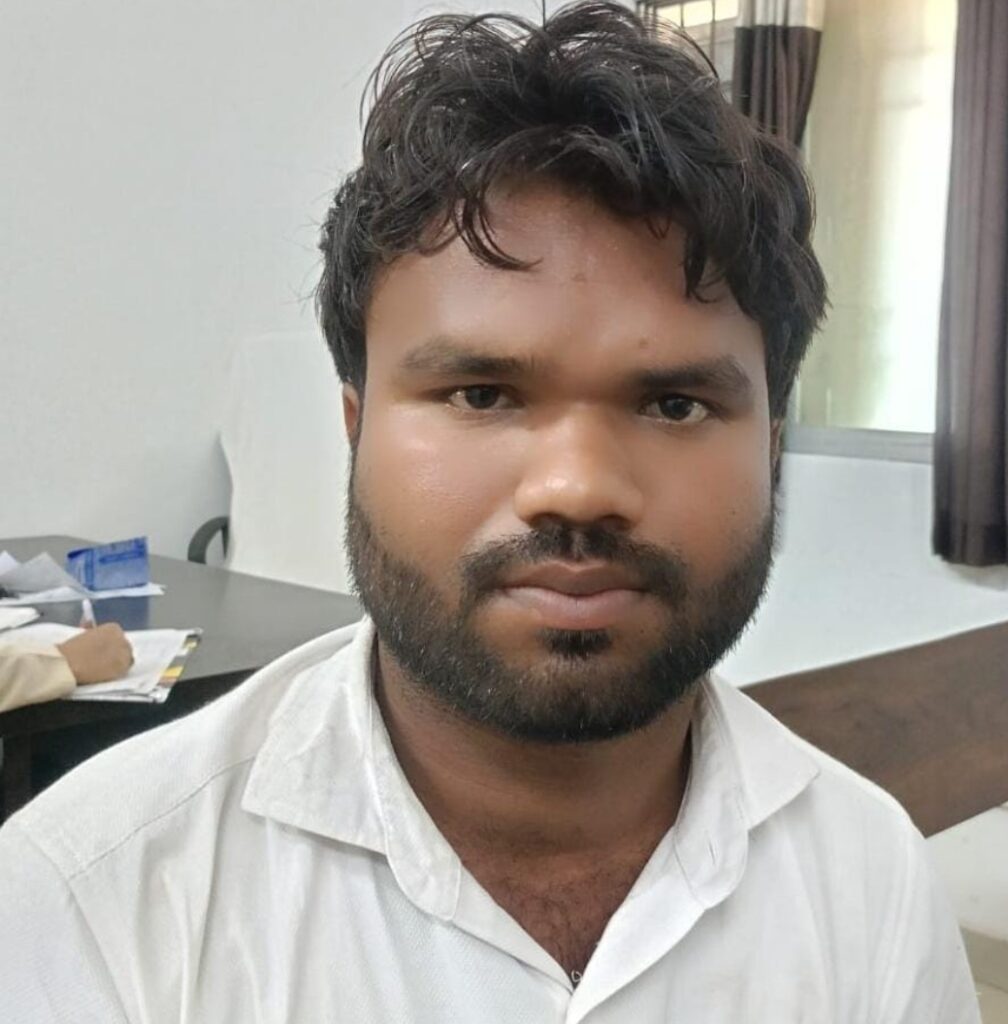 बलौदाबाजार में घटित तोड़फोड़ एवं आगजनी की घटना में शामिल फरार 01 आरोपी को किया गया गिरफ्तार।