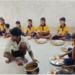 बस्तर : जब स्कूली रसोईये को पुलिस ने बनाया ईनामी माओवादी और मारा मुठभेड़ में!विशेष रिपोर्ट : संजय पर...
