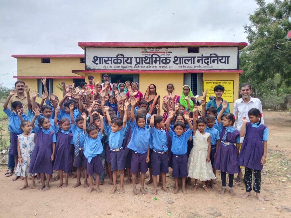 शासकीय प्राथमिक शाला नंदनिया में उत्साहपूर्वक मनाया गया शाला प्रवेशोत्सव एवं बाल अखबार का विमोचन