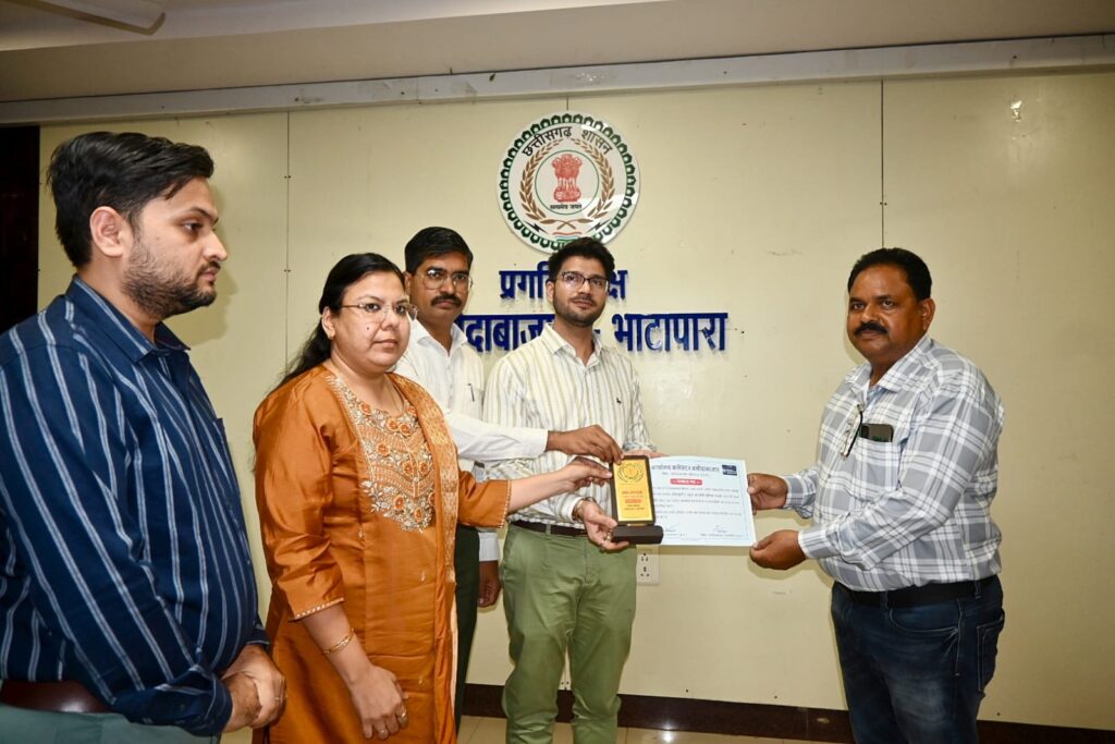 धरती आबा जनजातीय ग्राम उत्कर्ष अभियान:  ग्राम पंचायत ढाबाडीह और बरडीह को मिला सम्मान