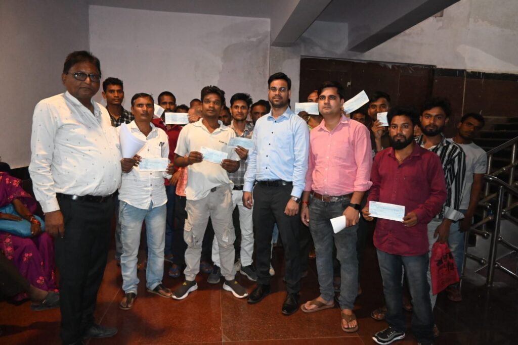 श्रम विभाग की कार्रवाई से 33 मजदूरों को मिला न्याय I