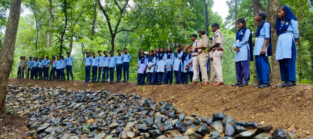 जल संरक्षण और पर्यावरण जागरूकता के लिए निकली जल-जंगल यात्रा, स्कूली छात्र व ग्रामीण हुए वन्य जीव और वनस्पतियों से रूबरू I