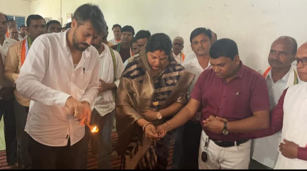 मंडल गठन हेतु सोनाखान में बैठक संपन्न युधिष्ठिर नायक ।