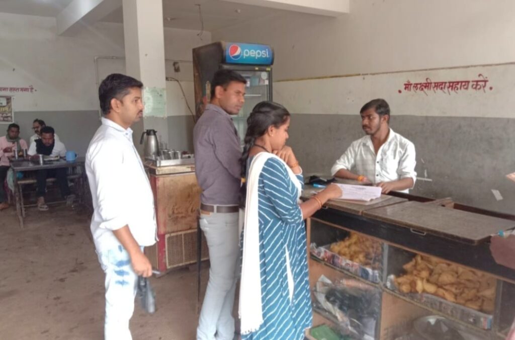 “खाद्य एवं औषधि प्रशासन की छापेमारी से करहीबाजार में हड़कंप”