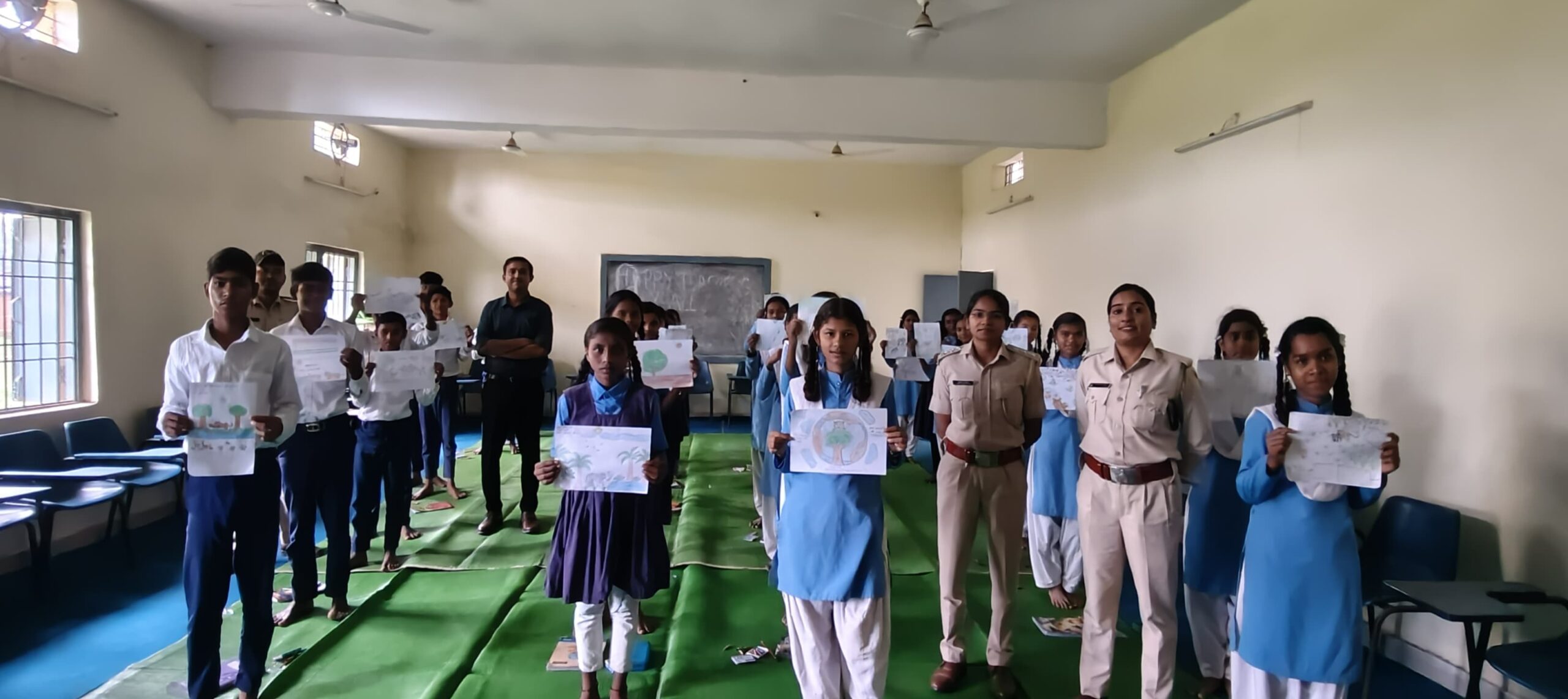 "अंतर्राष्ट्रीय बाघ दिवस पर निबंध व चित्रकला प्रतियोगिता आयोजित, वन्यजीव संरक्षण को लेकर विद्यार्थियों को किया गया जागरूक"