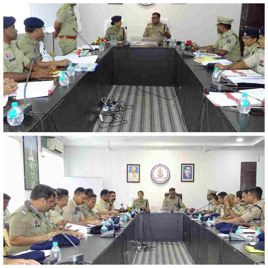 पुलिस महानिरीक्षक रायपुर रेंज श्री अमरेश मिश्रा (भा.पु.से.) का बलौदाबाजार-भाटापारा भ्रमण एवं निरीक्षण