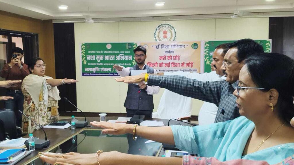 नया राजस्व वर्ष शुरू होने से पहले लंबित प्रकरणों का करें निराकरण – कलेक्टर