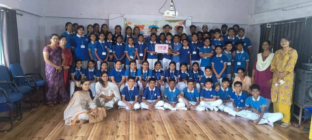 बालिका सुरक्षा माह पर विद्यालयीन जागरूकता कार्यक्रम का आयोजन  कार्यक्रम में 9 विद्यालयों के 1500 से अधिक छात्र हुए शामिल