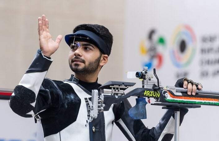 Asian Shooting: अर्जुन-इलावेनिल की जोड़ी ने 10 मीटर एयर राइफल मिश्रित टीम में जीता स्वर्ण