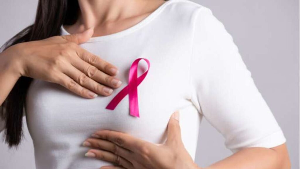 Breast Cancer: शुरुआत में ब्रेस्ट कैंसर की पहचान कैसे करें? ब्रेस्ट कैंसर के शुरुआती लक्षण और बचाव के आसान तरीके