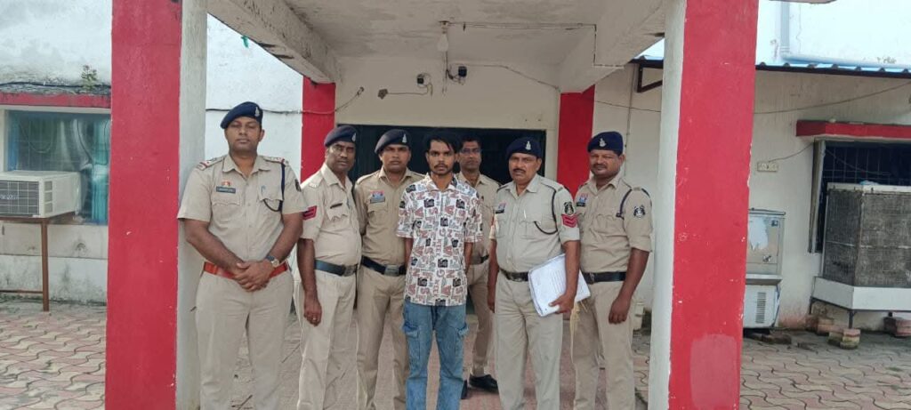 जांजगीर से बड़ी खबर : शराब दुकान में ₹2.42 लाख की चोरी का फरार आरोपी गिरफ्तार