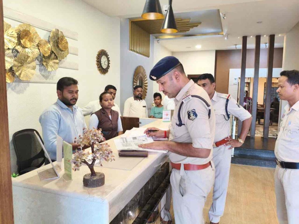 जशपुर पुलिस का विशेष अभियान : होटल ढाबा चेकिंग