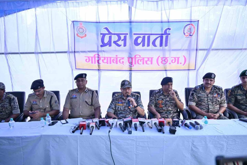 गरियाबंद में हुई पुलिस-नक्सली मुठभेड़ में 5.22 करोड़ के 10 इनामी नक्सली ढेर