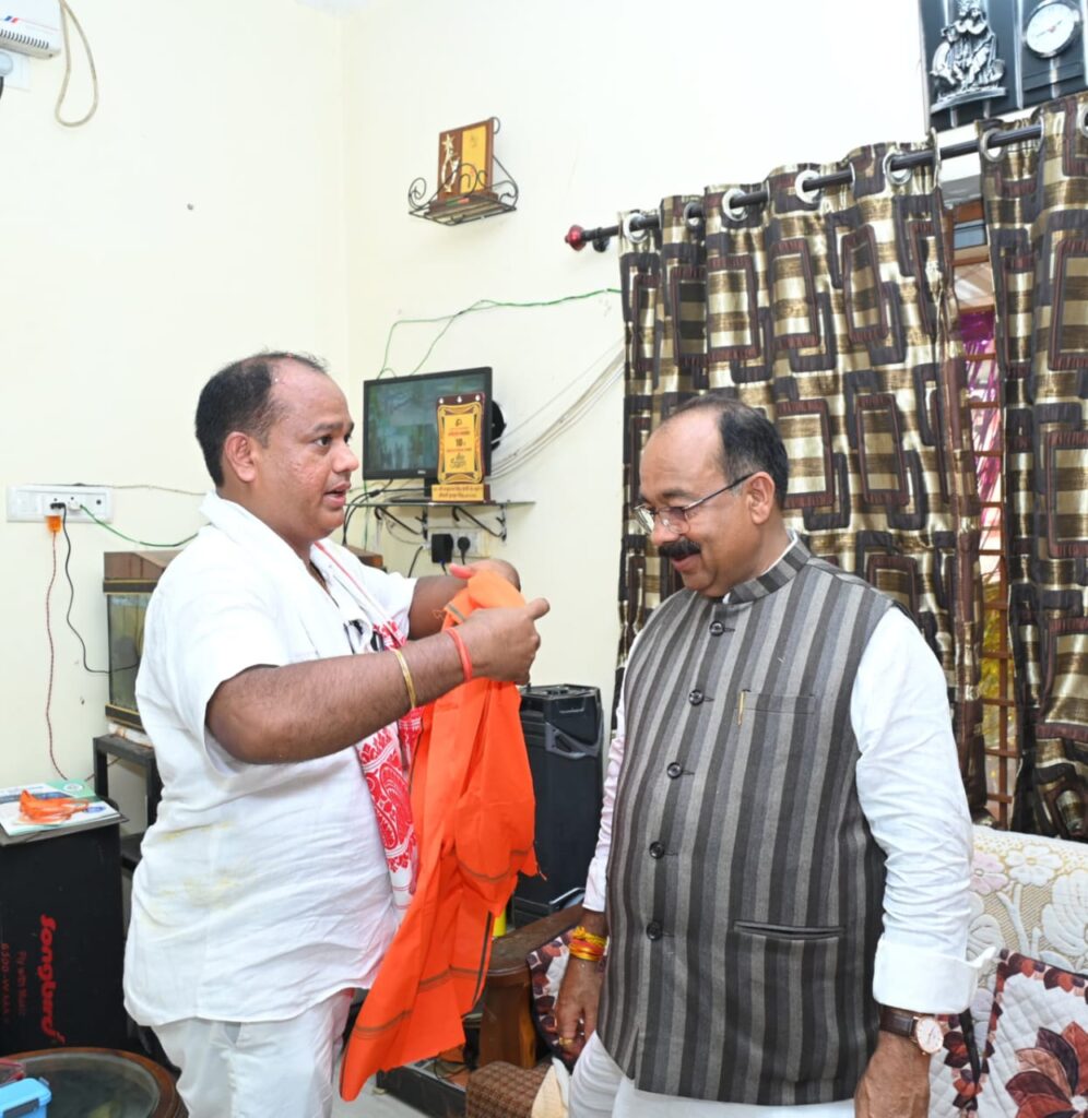 डिप्टी सीएम अरुण साव पहुंचे सिंह निवास, हुआ आत्मीय स्वागत