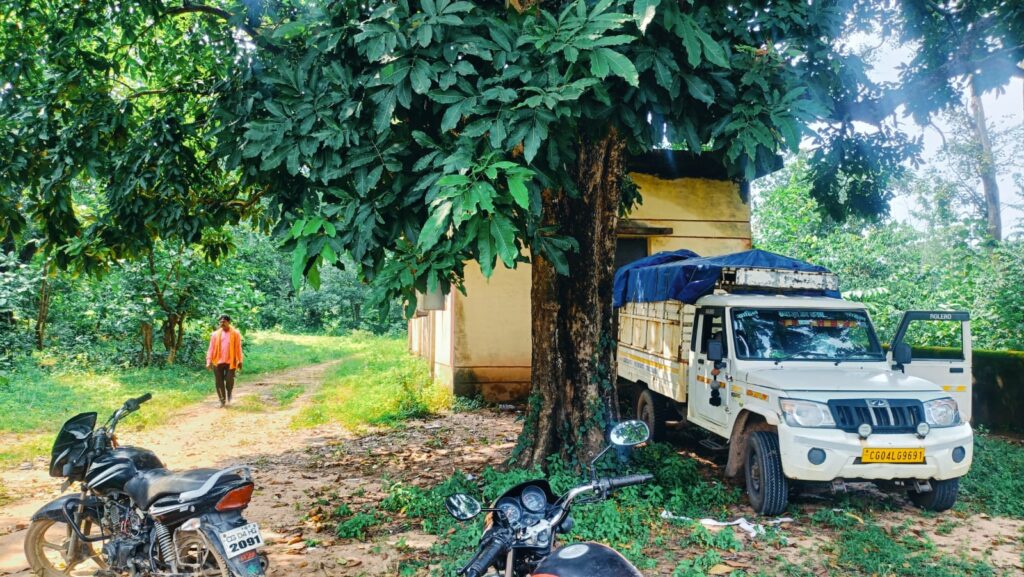 Sawmill: छुरा नगर के चीरघर में बुनियादी सुविधाओं का अभाव I