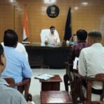 जिले में उर्वरक की पर्याप्त उपलब्धता,समितियों में 2168 मेट्रिक उर्वरक भण्डारित कलेक्टर ने  की खाद भण...