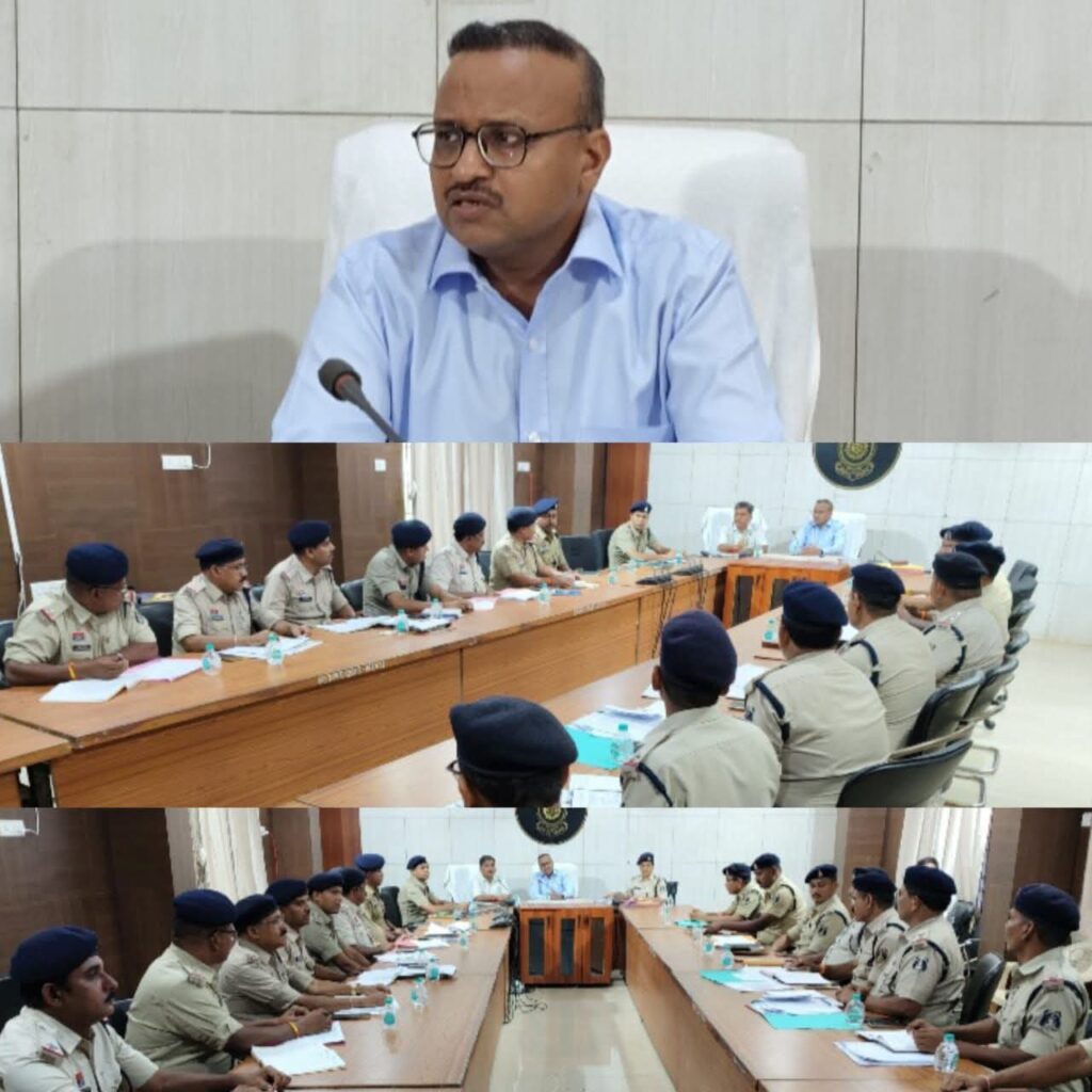 आईजीपी दुर्ग रेंज का बेमेतरा दौरा : पुलिस अधिकारियों की महत्वपूर्ण बैठक, अपराध नियंत्रण और जनसंपर्क को सशक्त बनाने दिए निर्देश