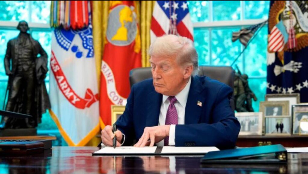 डोनाल्ड ट्रंप ने भारत पर बदले सुर, मोदी को बताया महान प्रधानमंत्री