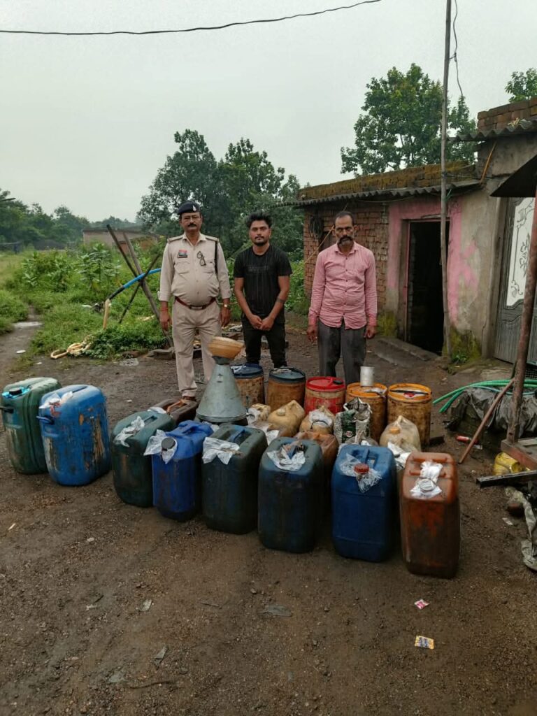 कोतवाली पुलिस और साइबर सेल की बड़ी कार्रवाई : यादव ढाबा से 2590 लीटर अवैध डीजल जब्त, पिता-पुत्र गिरफ्तार