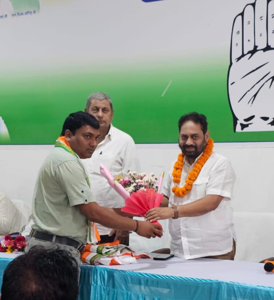 संगठन सृजन प्रभारी डॉ नितिन रावत से मिले सोनाखान वासी-युधिष्ठिर नायक