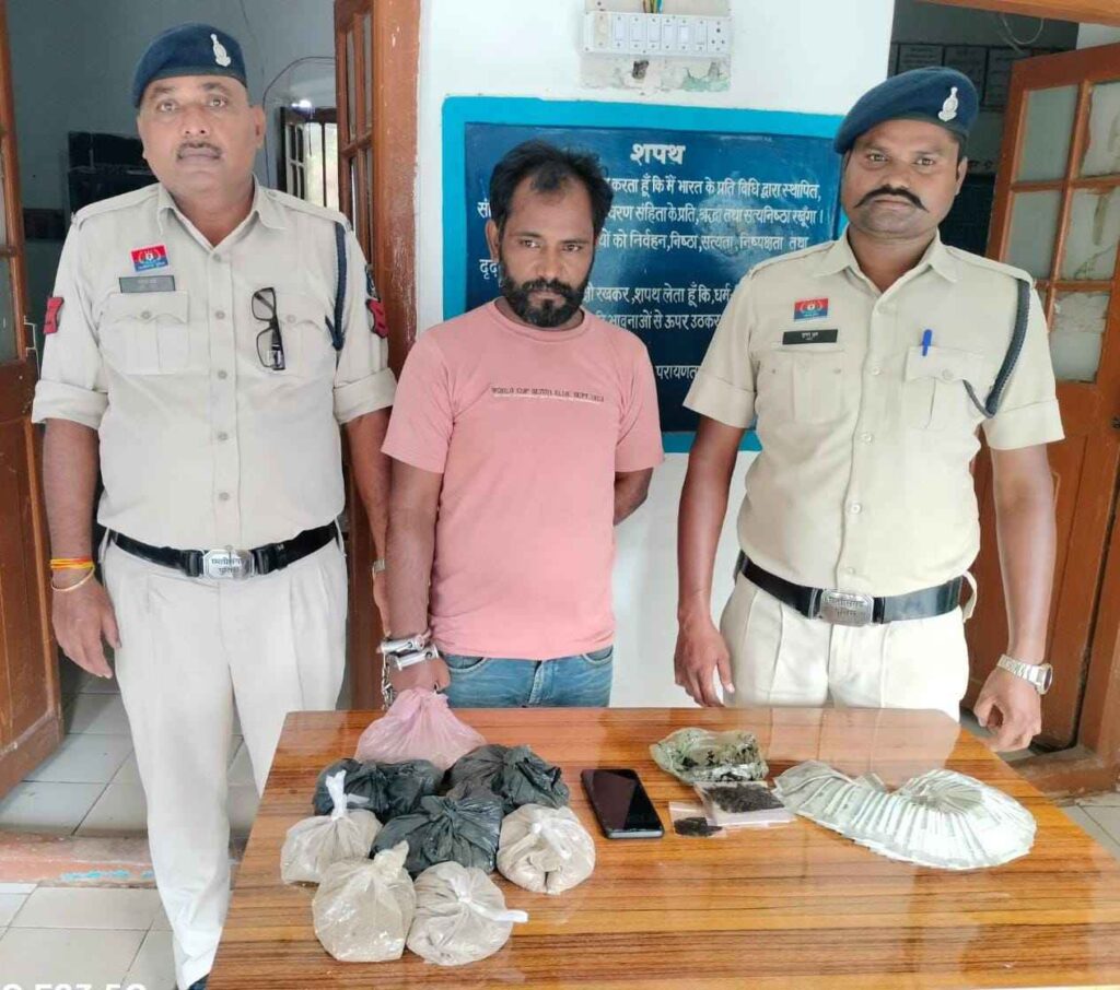अवैध मादक पदार्थ कारोबार का भंडाफोड़, सिमगा पुलिस ने अफीम-डोडा के साथ एक गिरफ्तार