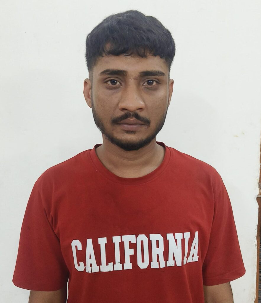 “समाधान सेल” की तत्परता से जिलाबदर आरोपी चाकू के साथ गिरफ्तार  “समाधान सेल” हेल्पलाइन नंबर के माध्यम से पुलिस को लगातार मिल रही सफलता