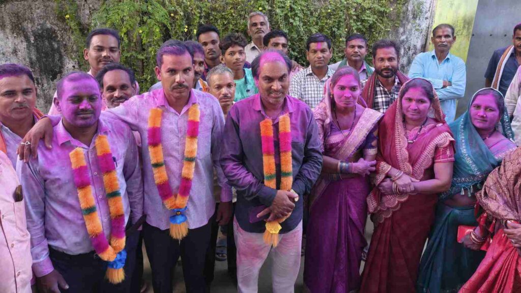 तहसील साहू संघ सोनाखान का निर्वाचन सम्पन्न अध्यक्ष बने किशोर साहू