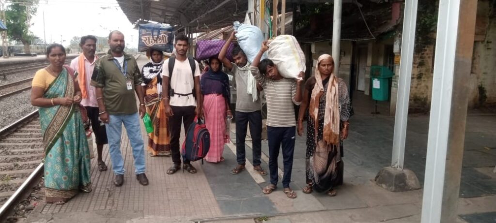 कोटमी कुनकुरी और अड़भार की छुड़ाए गये बंधुआ मजदूर