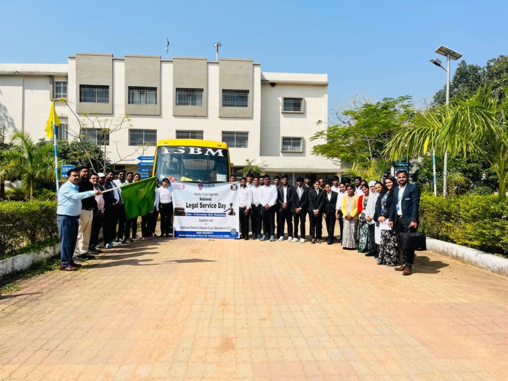 Court Visit: आईएसबीएम विश्वविद्यालय के विधि विद्यार्थियों का न्यायालय भ्रमण, न्यायिक प्रक्रिया की बारीकियों से हुए रूबरू