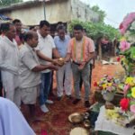 हाथी से मृत कनकू राम के दशगात्र मे पहुंचे विधायक प्रतिनिधि प्राण लहरे-युधिष्ठिर नायक