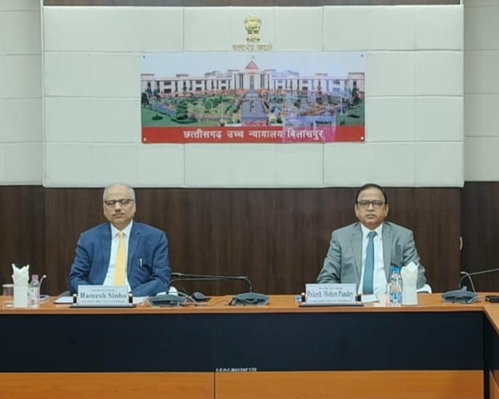 ⚖️ मुख्य न्यायाधीश न्यायमूर्ति रमेश सिन्हा ने किया जिला न्यायालय बलौदाबाजार के नव-निर्मित अधिवक्ता कक्ष का लोकार्पण — भाटापारा, सिमगा व कसडोल में सिविल न्यायालय भवनों का भूमि पूजन एवं शिलान्यास