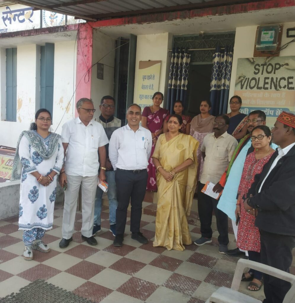 महिला आयोग की सदस्य लक्ष्मी वर्मा ने किया सखी वन स्टॉप सेंटर बलौदाबाजार का निरीक्षण — पीड़ित महिलाओं को संरक्षण और सहयोग का दिया भरोसा