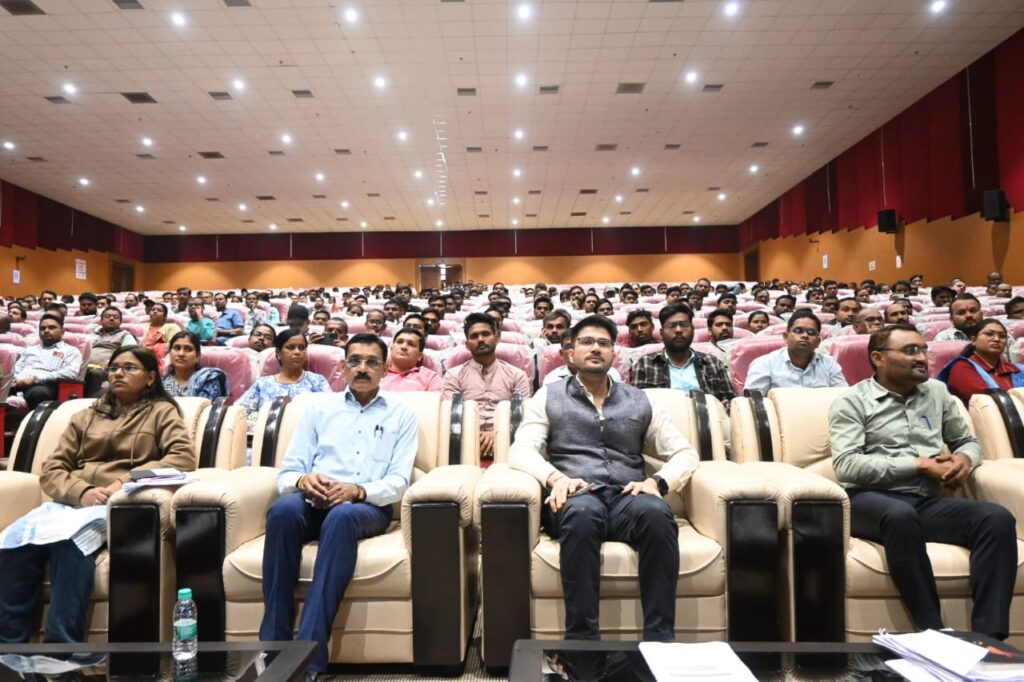 धान खरीदी हेतु केन्द्र प्रभारी और कंप्यूटर ऑपरेटर को दिया गया आवश्यक प्रशिक्षण — सतर्कता एवं तत्परता से दायित्व निर्वहन के निर्देश